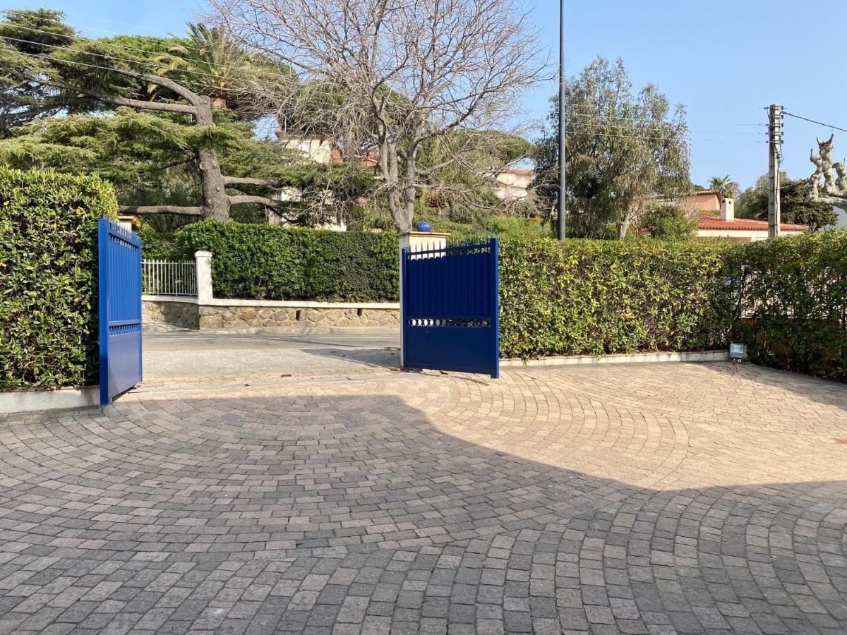 Villa Montfleuri, Vieille Ville A Pieds, Vue Mer, Piscine, 8 Pers Sainte-Maxime Exteriör bild